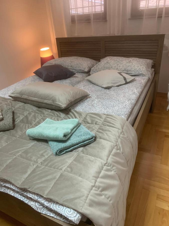Apartman Yellow House Saraievo Exterior foto
