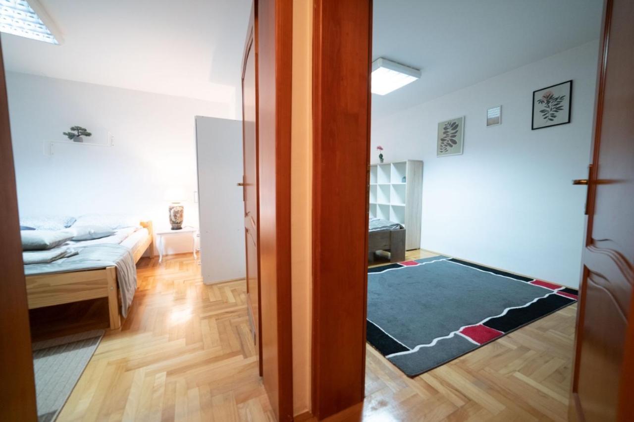 Apartman Yellow House Saraievo Exterior foto