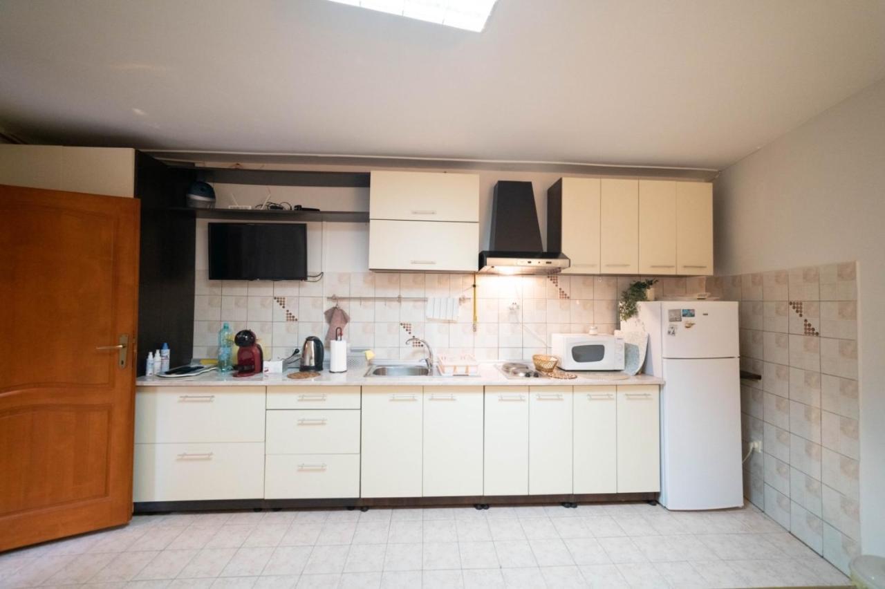 Apartman Yellow House Saraievo Exterior foto