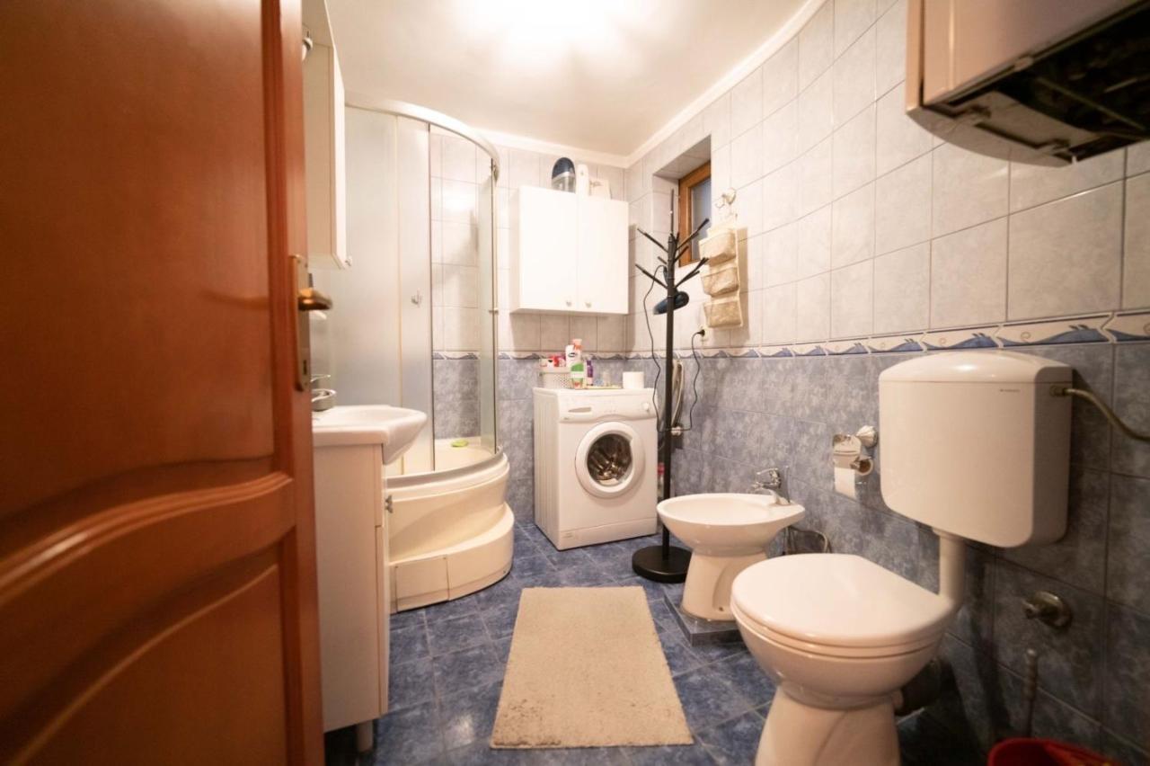 Apartman Yellow House Saraievo Exterior foto