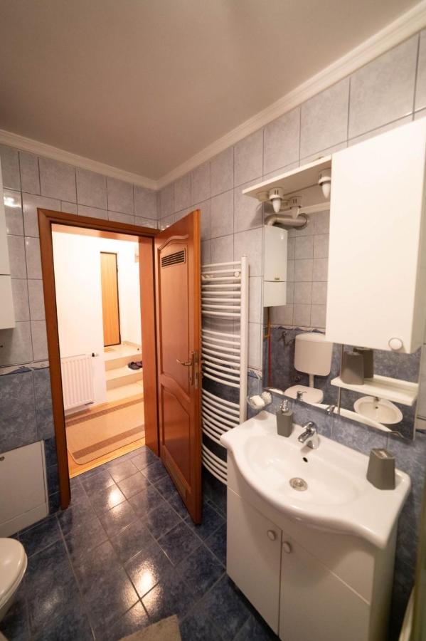 Apartman Yellow House Saraievo Exterior foto